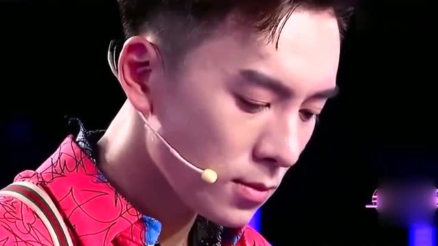 《非常完美》贡勉想找心动感觉,牵女生手漫步舞台却拒绝对方