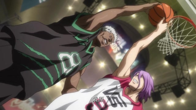 黑子的篮球:炸脖龙队的锡伯开始认真了,单挑赢了青峰,还隔扣了紫原!