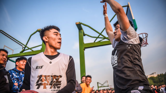 路人王「奔袭」第一场城际对抗赛:武汉vs长沙纪录片