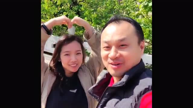 《乡村爱情》的王老七现实中老婆好漂亮感觉年龄差距不小漂亮