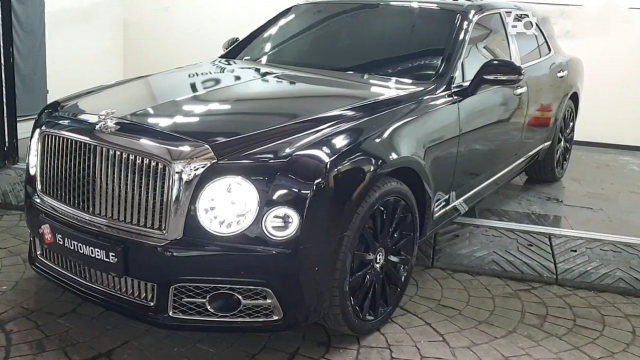 600万的宾利慕尚到货,看到后排的那刻,才知道啥叫极致的奢华