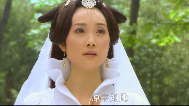 蜈蚣精向白素贞报仇,怎料她已成神仙,一招都抵挡不住