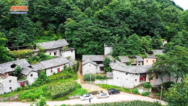 贵州大山里的无人村,房子都是用石头建的,废弃了真可惜