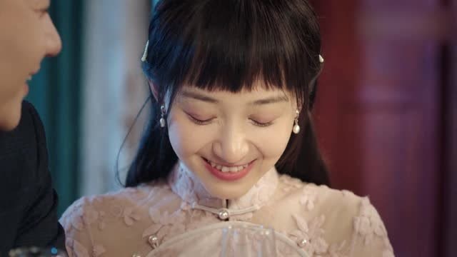 《旗袍美探》沈晓安突然表白"我爱你",小桃子笑得好甜