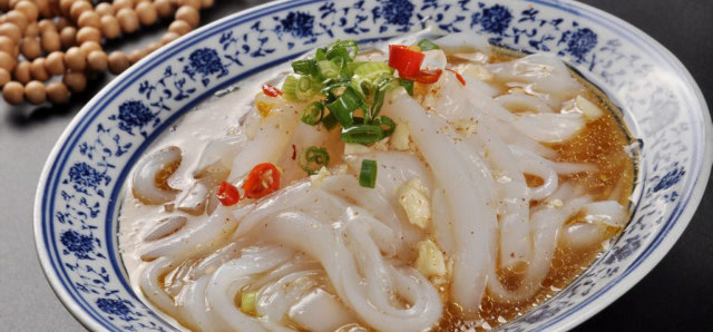 贵州美食:没想到刮刮粉做起来这么简单,只要土豆淀粉,就可完成