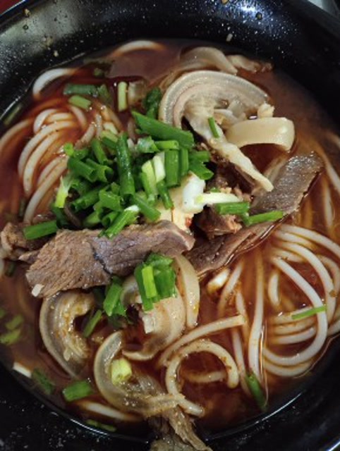 武冈南门口米粉百年粉店味道超好生意火爆