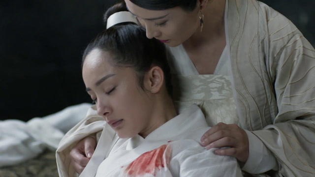 三生三世:白浅奄奄一息,把心头血大半给了墨渊,只能渡修为续命