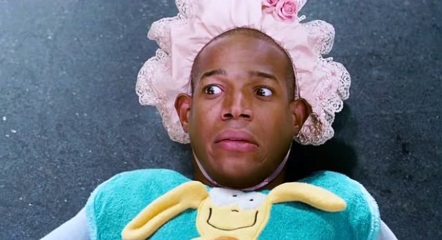 这个孩子不但长得有点着急,还有点调皮啊,太搞笑了