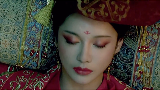 阴阳美人棺:女子蒙冤被活埋,千年之后变成蛇妖出棺复仇,场面刺激
