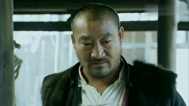 土匪得到情报真假不辨,直接陷入鬼子的圈套,寨主被杀还被暴尸!
