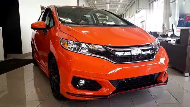 终于等到了!19款本田飞度到店,看过外观和内饰后给个不买的理由