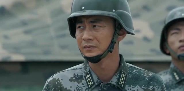 蓝军出击:霍得经过艾佳的鼓舞勇敢跳伞,不行过程出了事故!