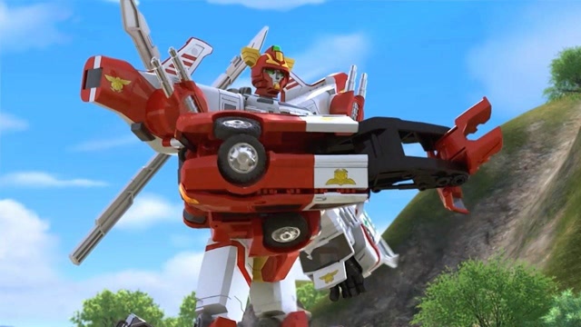 咖宝车神救援巨人到达现场利用救援铁臂分分钟救出伤员