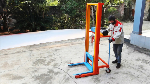 这才叫真正的高手,自制移动升降机,新买的都没他的好用