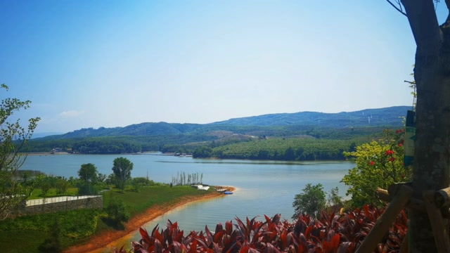 在西双版纳旅居养老,买一套曼飞龙水库的西双曼湖怎么样