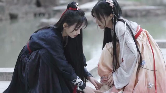 【傲娇大小姐x冷面女护卫】 苏杉杉x靳阳阳