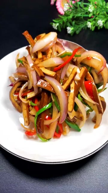 洋葱炒香干,3元成本做家常好吃下饭菜,做法简单好吃下顿饭