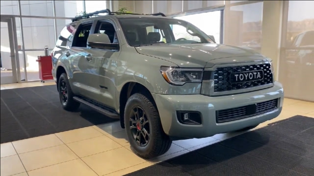 2021款丰田红杉到店实拍,这霸气颜值和内饰,给个不心动的理由