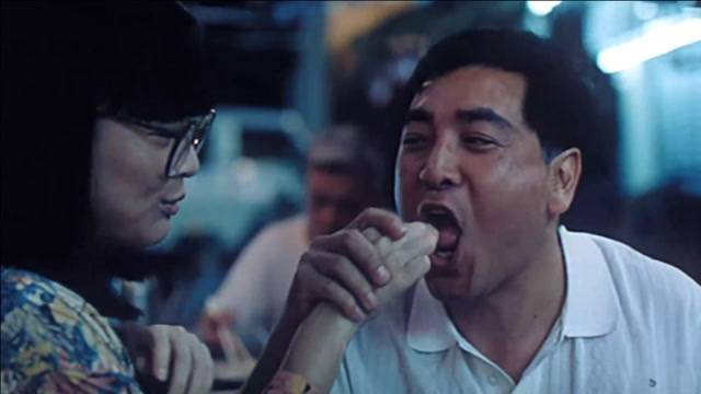 猪标一族:老戏骨秦沛太会享受了,这么吃饭确实香