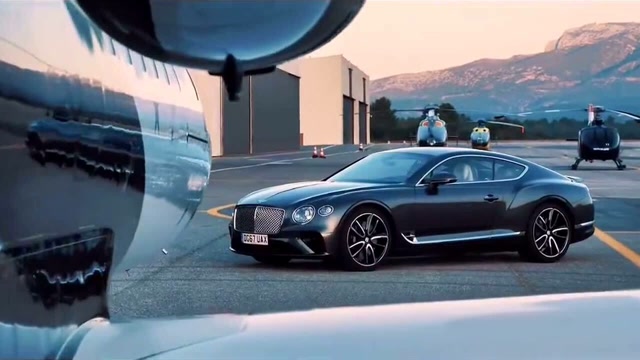 私人飞机,配上豪车宾利,这可以算是成功男人的标准吗