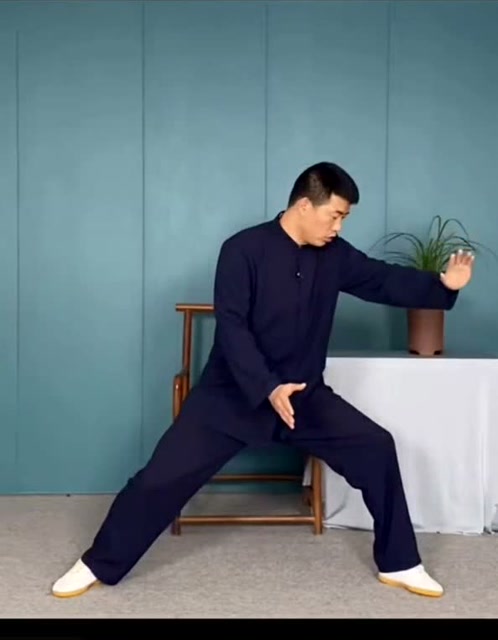 陈式太极拳缠丝功练习双手正面