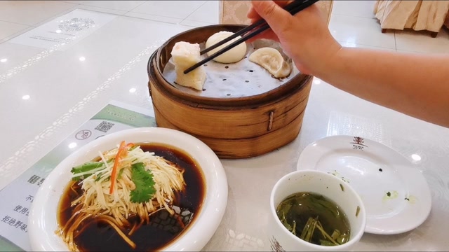 扬州富春一人份早茶,只要26块8,一人吃这些还行吗?