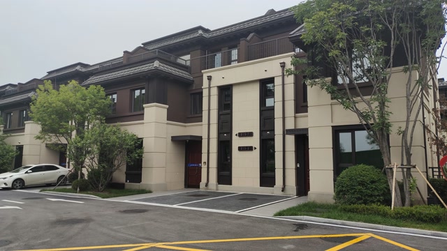 均价8千一平在沈阳能买到的龙湖中式合院联排别墅现房,还送露台!