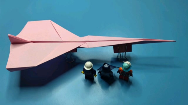 帅气,一飞冲天的纸飞机,折完也不知叫什么名字