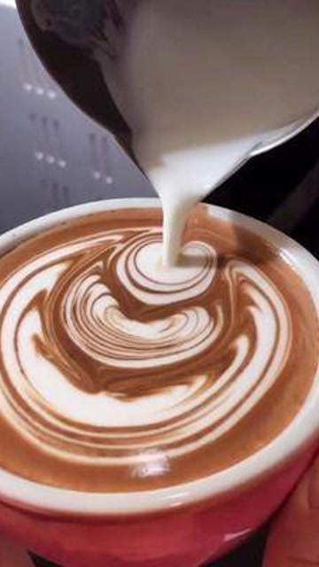 没有机器设备也能自制家庭版可可拿铁#咖啡