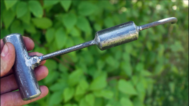 牛人制作了一个电焊工具,焊接小物件的时候很好用,收藏了