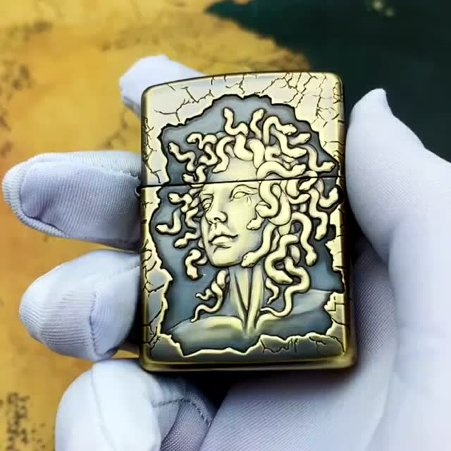 打火机zippo正版黄铜盔甲浮雕美杜莎正品煤油复古定制礼男士