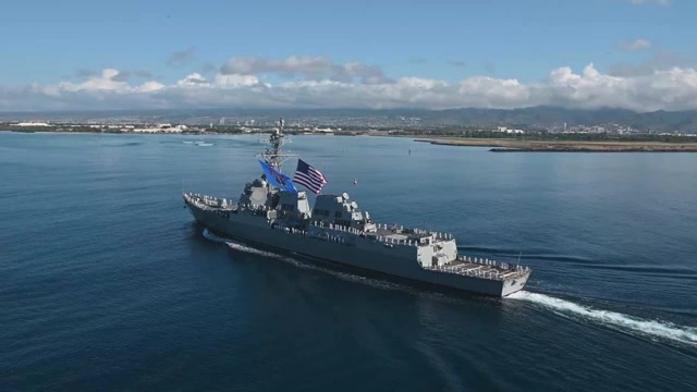 美国海军最新的丹尼尔·井上号(ddg 118)导弹驱逐舰首次航行