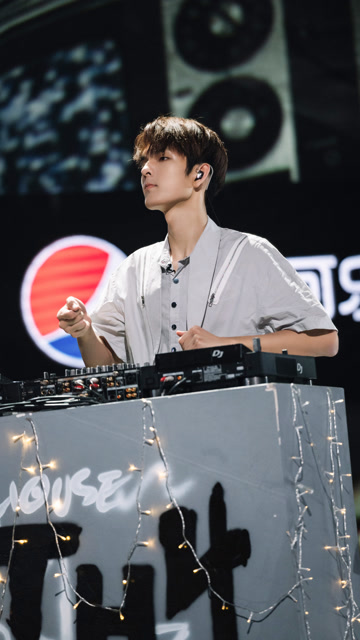 【直拍】李洛尔-《夏坠》