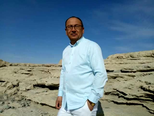 回族歌王苏尔东杏花节歌曲:三月里的托克逊美呀美