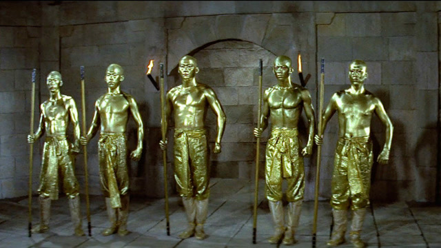 少林寺的师父说了,第二次闯十八铜人阵,不成功就葬身那里