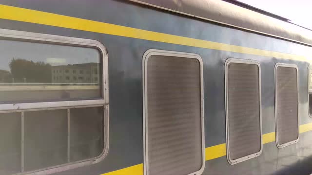 成都到拉萨z322,在格尔木换车头