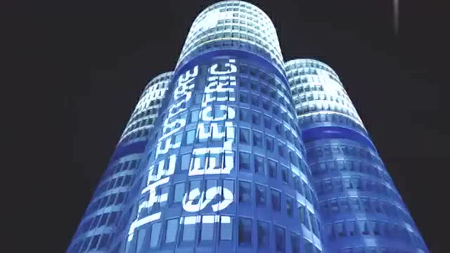 宝马把「四缸」总部大楼,变成了4节电池.
