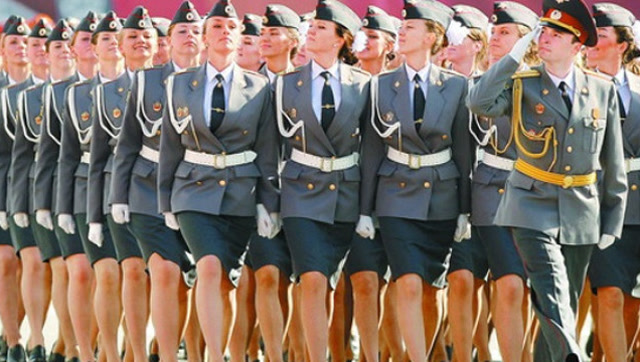 德国士兵的鹅步正步,看完后让你笑到肚子痛!