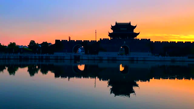 夕阳下的相门古城墙遗址