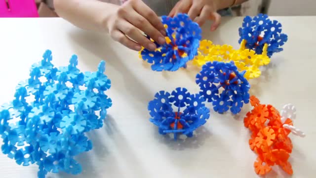 雪花片拼装吉普车