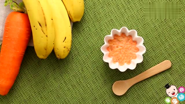 六到七个月宝宝辅食 胡萝卜香蕉泥