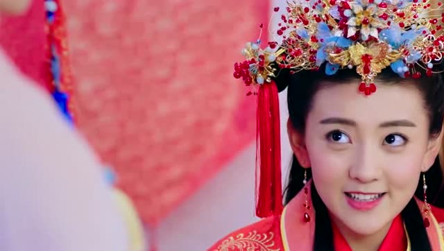 八王妃新婚想逃婚让侍女替身,腹黑王爷知道后要气炸了