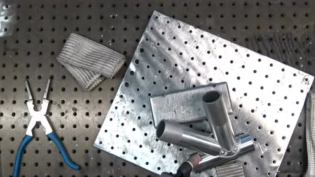 这小哥新学的焊接技术与管开槽,你觉得这焊接技术怎么样