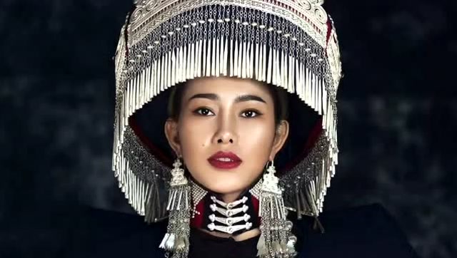 彝·阿库诗薇 · 彝女