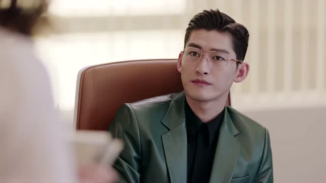 占南弦再次提醒温暖要注意自己的身份,提起了朋友圈照片,温暖回他