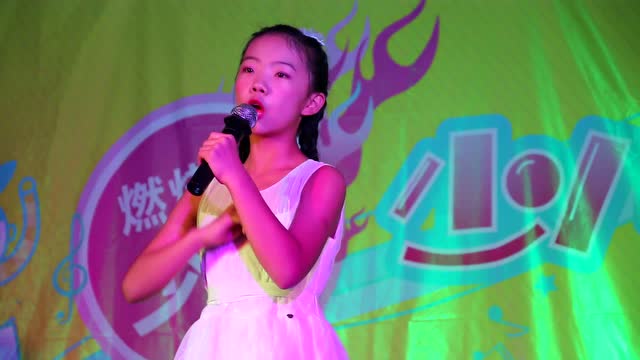 一朵云播音主持  刘奕帆