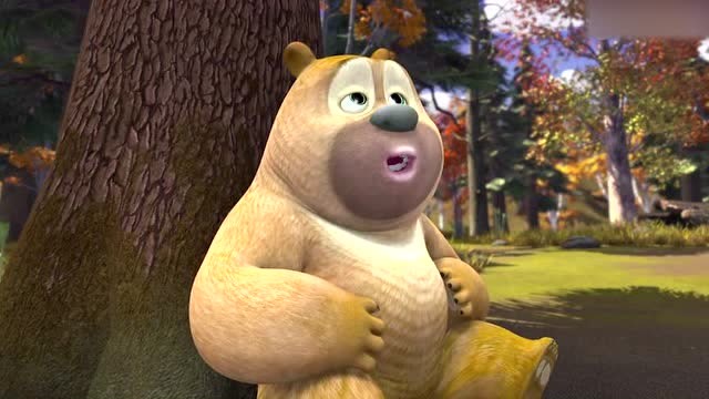 小时候的熊二摸着大肚子,坐在树下想什么呢