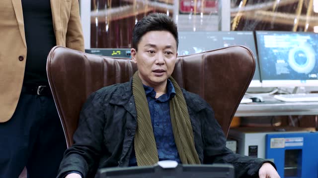 橙红年代:聂万峰为子光解答疑惑,恋爱中的人总是会丧失理智