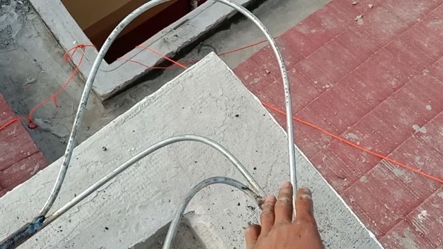 老电工教你做楼顶避雷接地做法,防雷接地规范教学,避免打雷触电