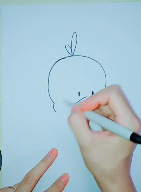 呆萌可爱的小黄鸭简笔画,几笔就能画好,宝贝特别喜欢!